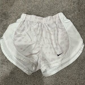 Nike Shorts Leopard detailing